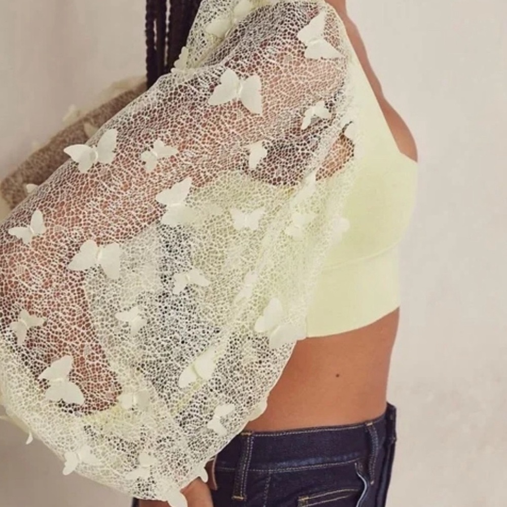 Free people flutter by crop - Picture 3 of 7